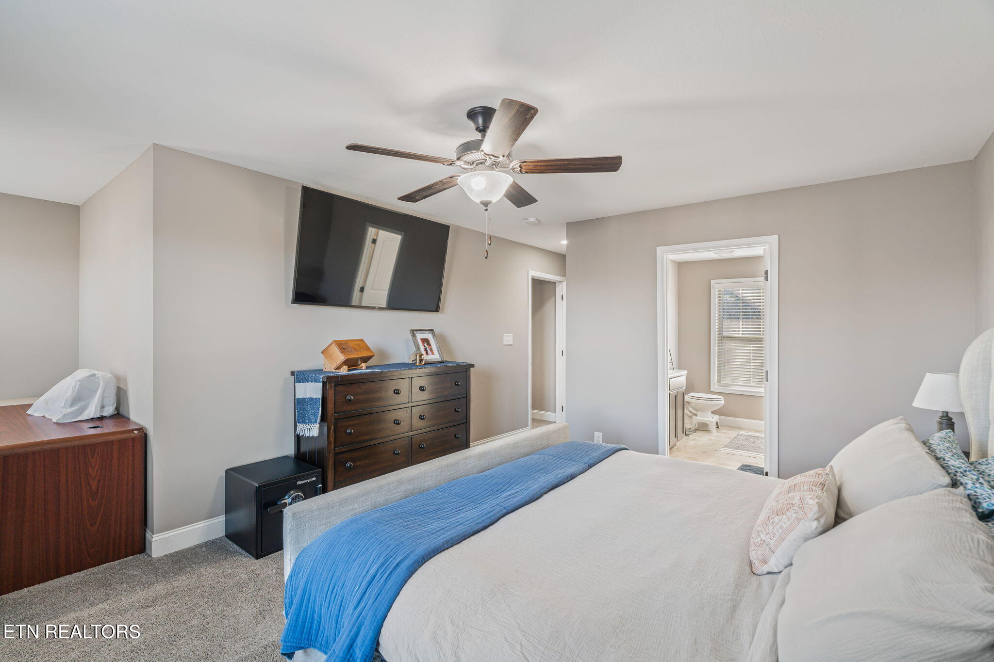 102 Eastberry Road Oak Ridge, TN 37830 - Photo 25 of 60 Primary Bedroom