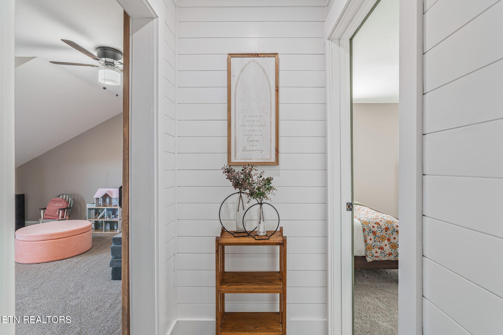 102 Eastberry Road Oak Ridge, TN 37830 - Photo 36 of 60 Hallway