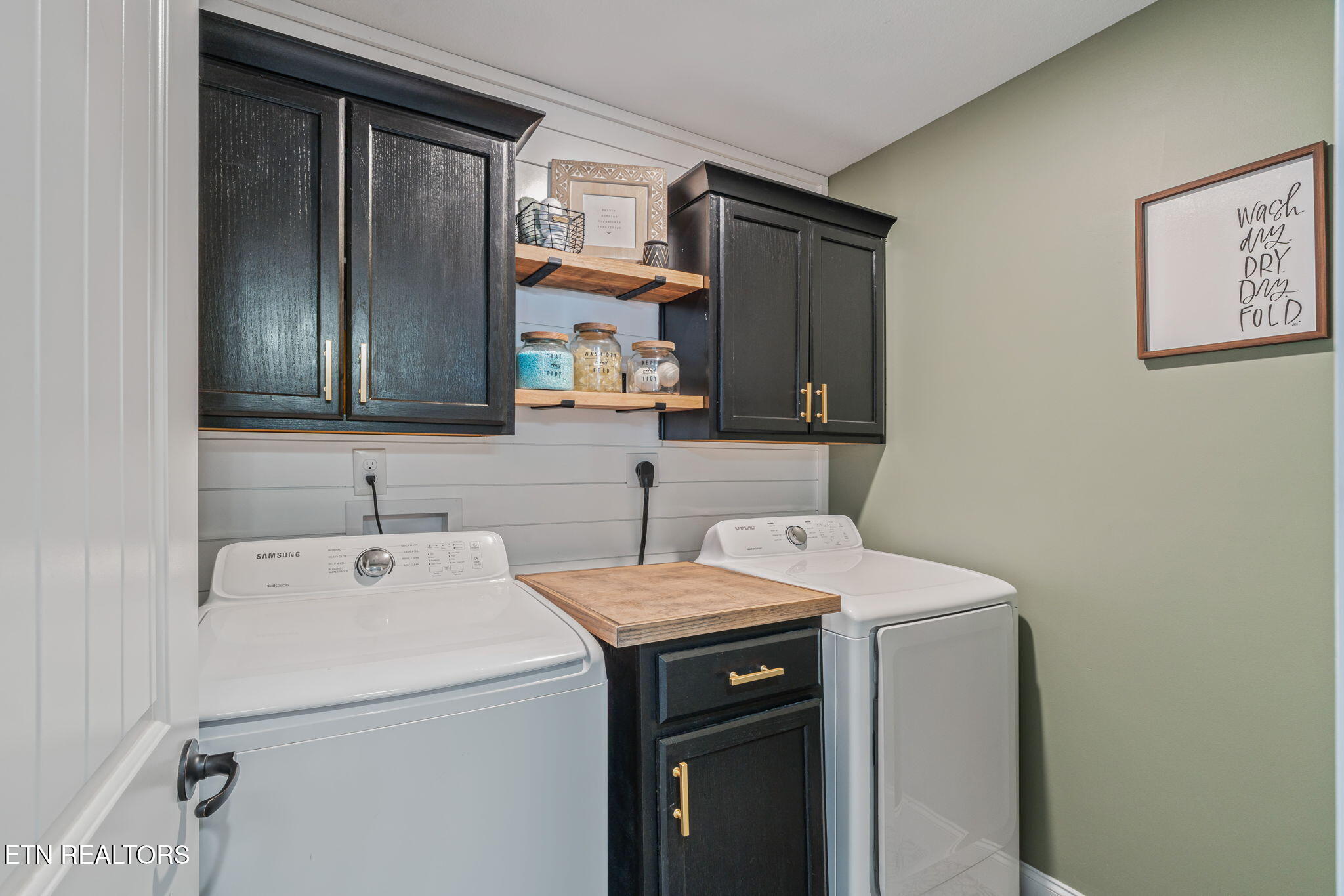 102 Eastberry Road Oak Ridge, TN 37830 - Photo 42 of 60 Laundry Room