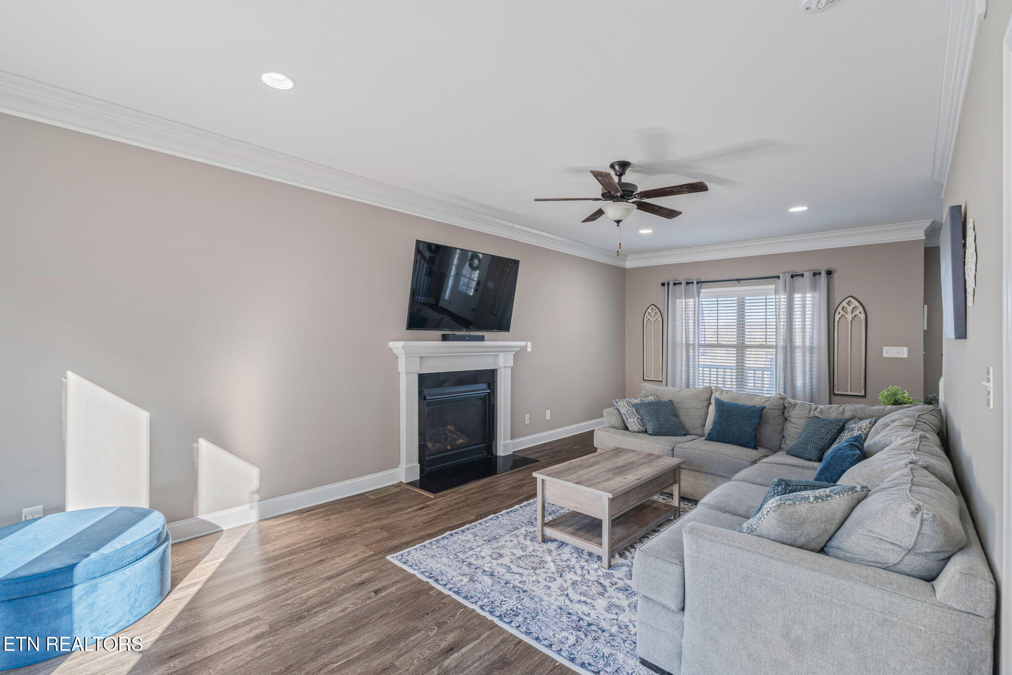 102 Eastberry Road Oak Ridge, TN 37830 - Photo 10 of 60 Living Room