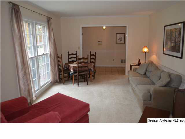 1808 Cornwall Road Hoover, AL 35226 - Photo 4 of 32