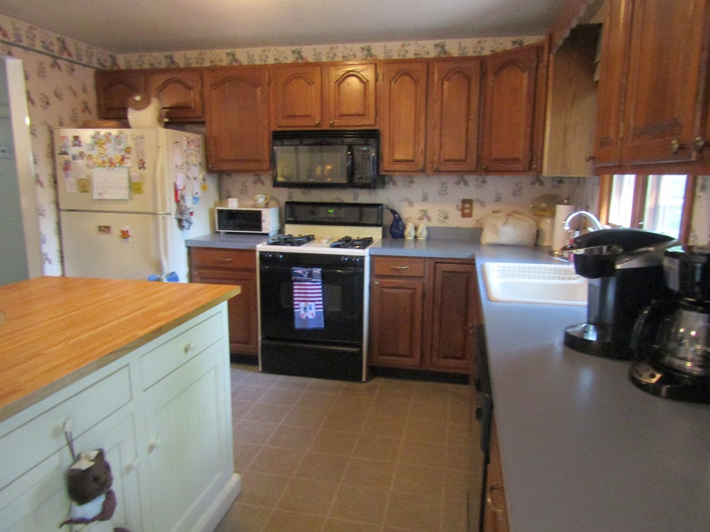 237 Reney Street Fall River, MA 02723 - Photo 5 of 14 Gallery Image 5