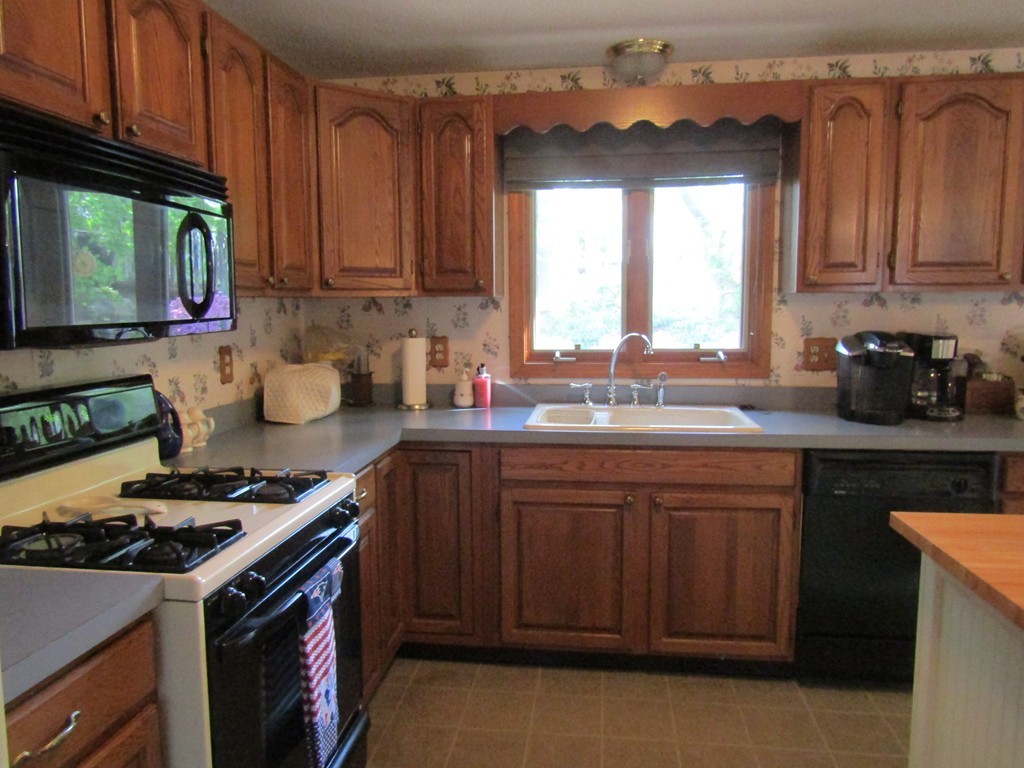 237 Reney Street Fall River, MA 02723 - Photo 6 of 14 Gallery Image 6