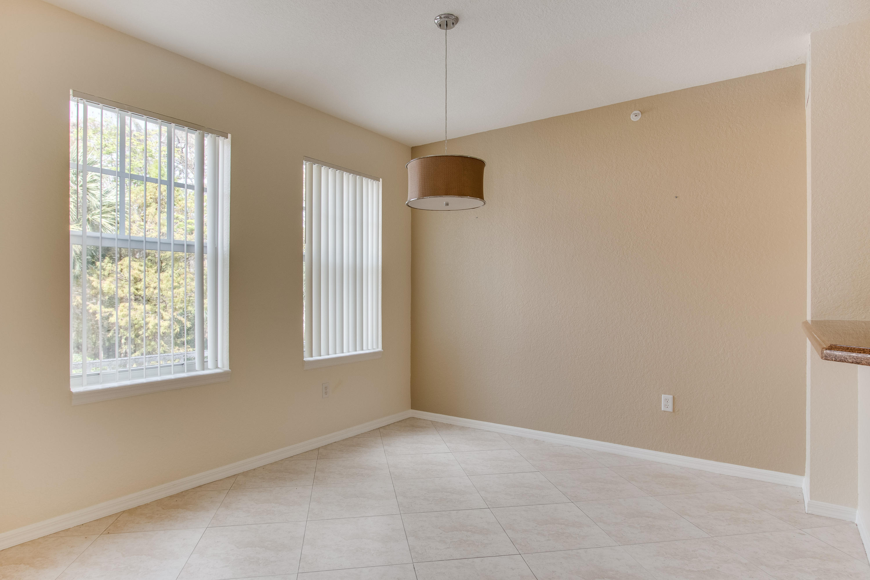 6718 West Sample Road, Unit 6718 Coral Springs, FL 33067 - Photo 7 of 20 Dining Area