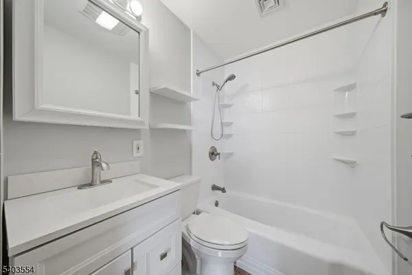 $645,000 | 52 Broadway, Clark, NJ 07066