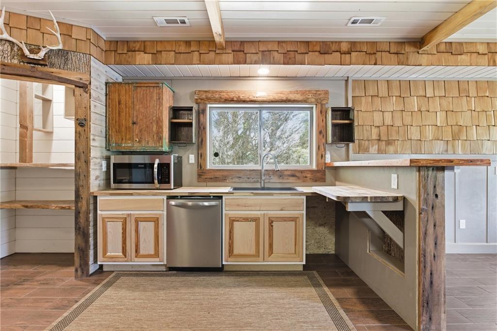 456 Oak Springs Road Clarkesville, GA 30523 - Photo 5 of 52