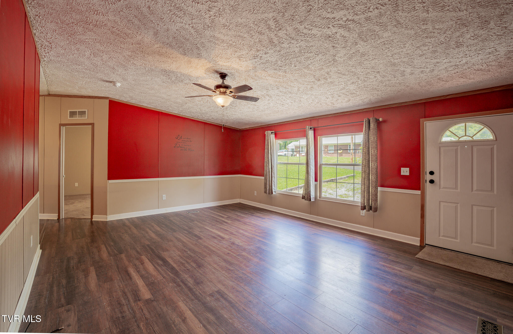 4035 Ridge Road Kingsport, TN 37660 - Photo 3 of 35 1R9A8624-HDR