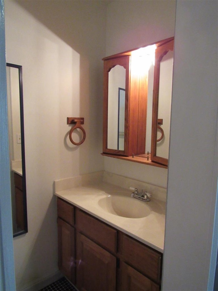 6136 Flushing Road Flushing, MI 48433 - Photo 15 of 21