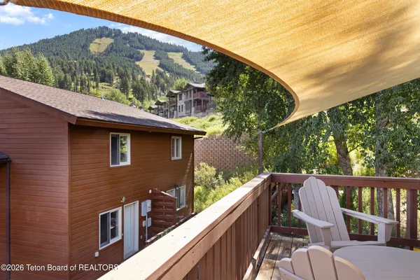 $1,525,000 | 452 East Kelly Avenue, Jackson, WY 83001