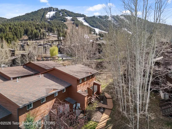 $1,525,000 | 452 East Kelly Avenue, Jackson, WY 83001