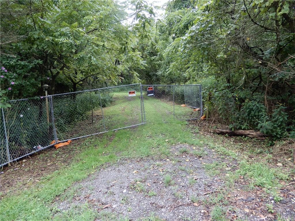 302 Coleman Road McDonald, PA 15057 - Photo 1 of 10 Gallery Image 1