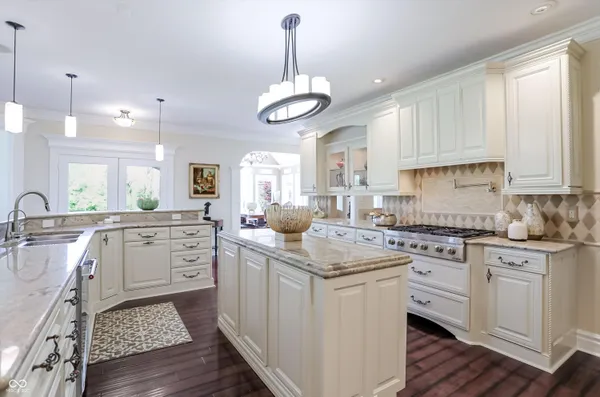 $2,150,000 | 10821 Club Point Drive, Fishers, IN 46037