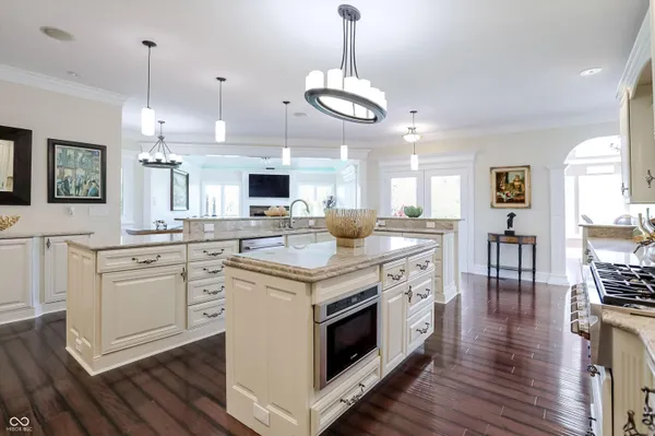 $2,150,000 | 10821 Club Point Drive, Fishers, IN 46037