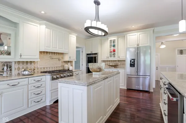 $2,150,000 | 10821 Club Point Drive, Fishers, IN 46037