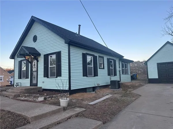 $185,000 | 519 Carlisle Drive, Sugar Creek, MO 64054
