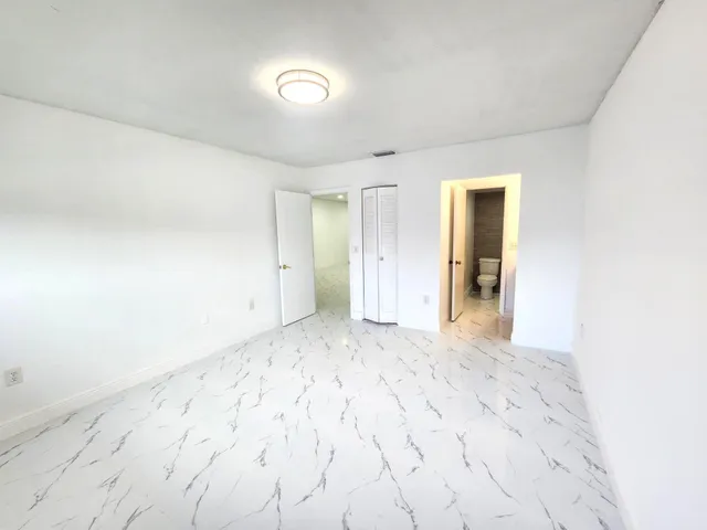 $1,900 | 1410 South Federal Highway, Unit 207, Lake Worth Beach, FL 33460