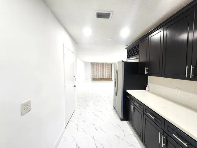 $1,900 | 1410 South Federal Highway, Unit 207, Lake Worth Beach, FL 33460