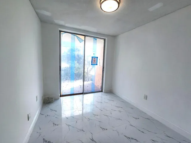 $1,900 | 1410 South Federal Highway, Unit 207, Lake Worth Beach, FL 33460