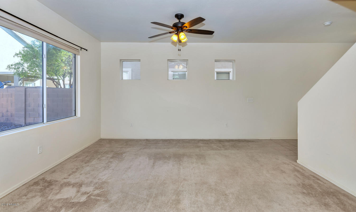 4138 West Carter Road Phoenix, AZ 85041 - Photo 10 of 31 4138 W Carter Rd-large-006-005-Main Livi