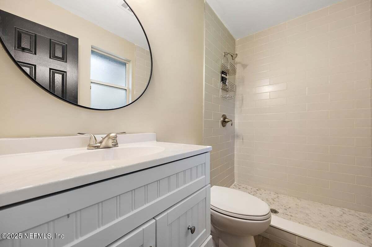252 Spring Forest Avenue Jacksonville, FL 32216 - Photo 11 of 17 Primary Bathroom (12)