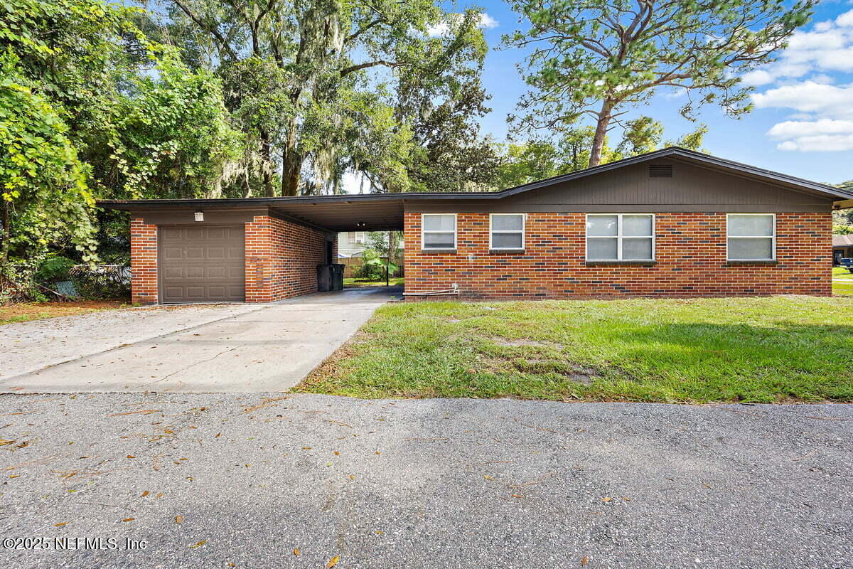 252 Spring Forest Avenue Jacksonville, FL 32216 - Photo 16 of 17 Side View