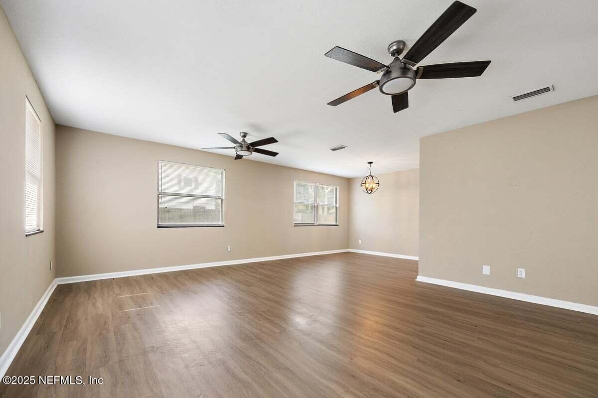 252 Spring Forest Avenue Jacksonville, FL 32216 - Photo 5 of 17 Living Dining Room