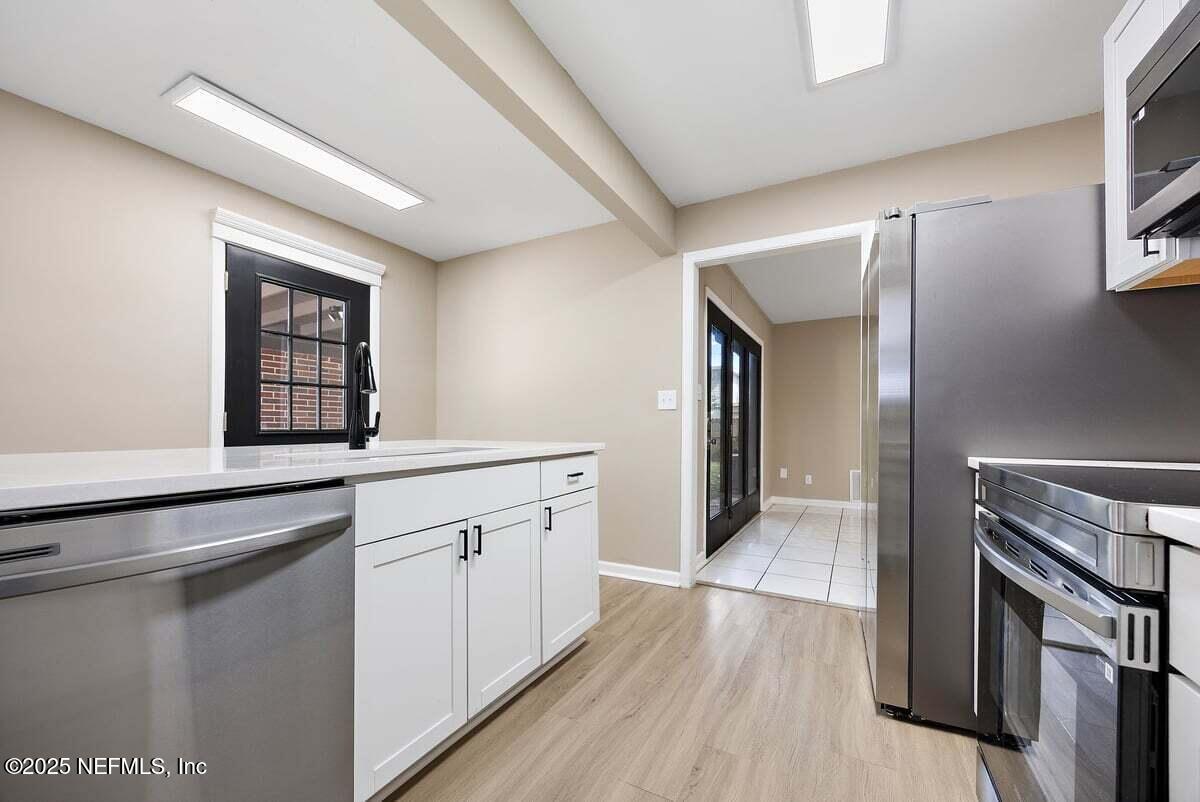 252 Spring Forest Avenue Jacksonville, FL 32216 - Photo 7 of 17 Kitchen (12)