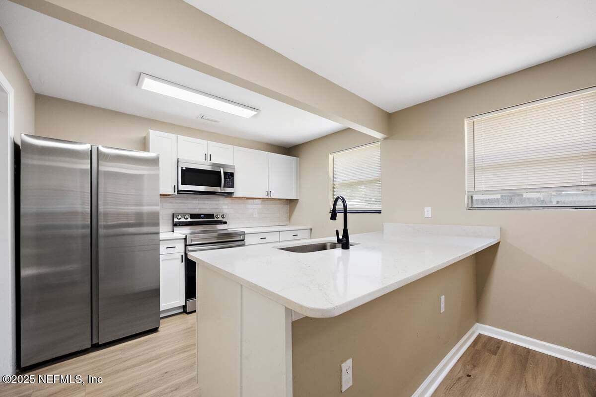 252 Spring Forest Avenue Jacksonville, FL 32216 - Photo 8 of 17 Kitchen 2 (10)