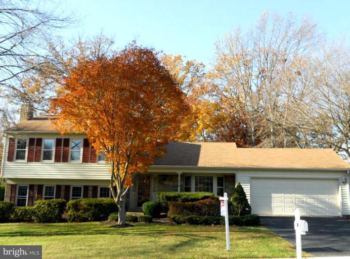 8102 Kings Point Court Springfield, VA 22153 - Photo 1 of 29 Exterior (Front)