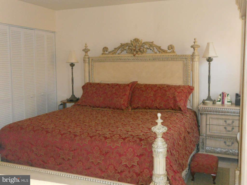 8102 Kings Point Court Springfield, VA 22153 - Photo 12 of 29 Bedroom (Master)