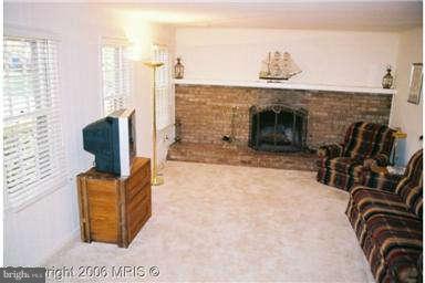8102 Kings Point Court Springfield, VA 22153 - Photo 18 of 29 Family Room