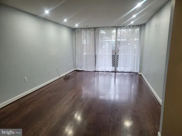 $1,975 | 3940 Bel Pre Road, Unit 6, Silver Spring, MD 20906