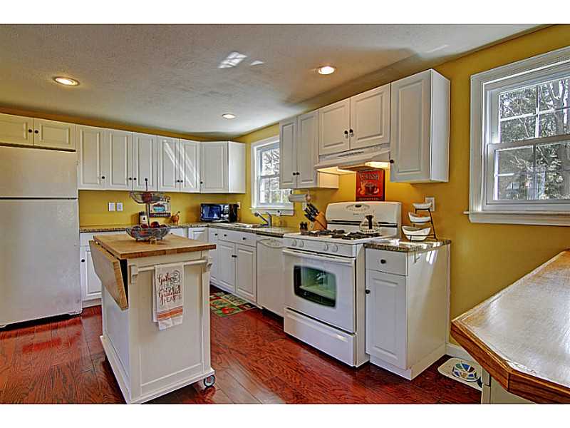 6 Hancock Road Barrington, RI 02806 - Photo 18 of 25 Kitchen.