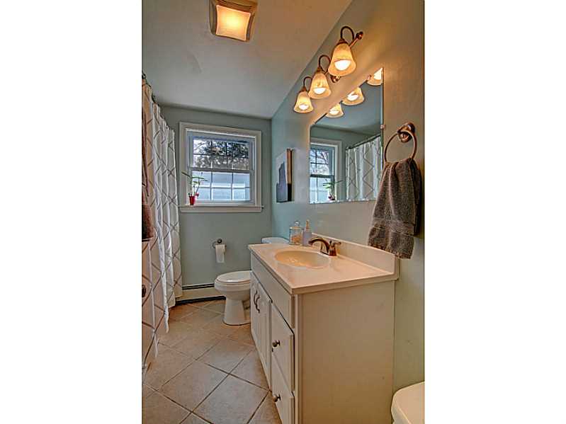 6 Hancock Road Barrington, RI 02806 - Photo 25 of 25 Bathroom.