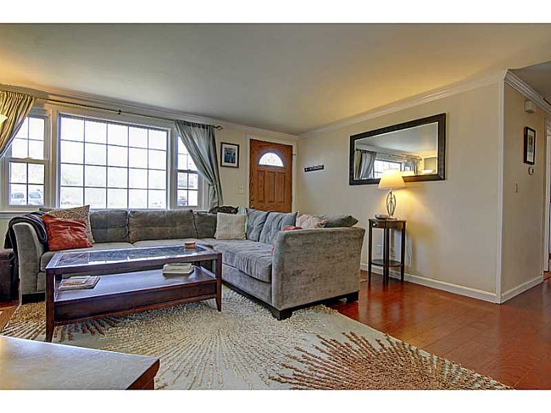 6 Hancock Road Barrington, RI 02806 - Photo 7 of 25 Living Room.
