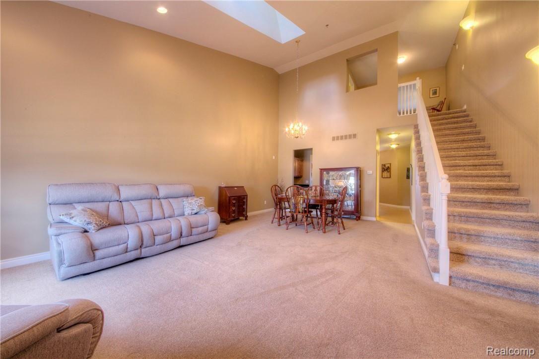 45916 South Stonewood Road Canton, MI 48187 - Photo 3 of 39 3 Family Room.jpg