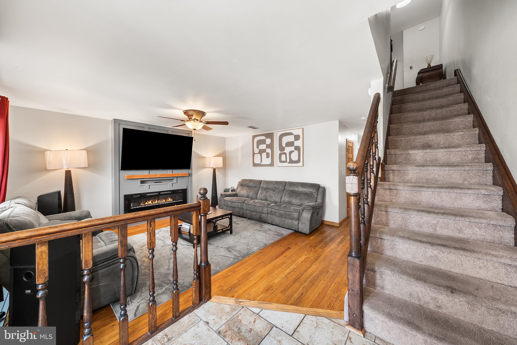 607 St Anthony Lane Upper Darby, PA 19082 - Photo 5 of 31