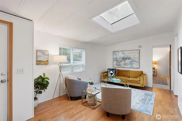 $739,000 | 19015 16th Avenue Northeast, Shoreline, WA 98155