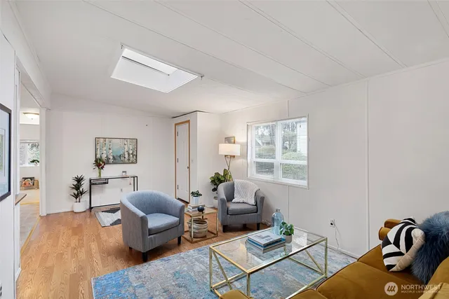 $879,000 | 19015 16th Avenue Northeast, Shoreline, WA 98155