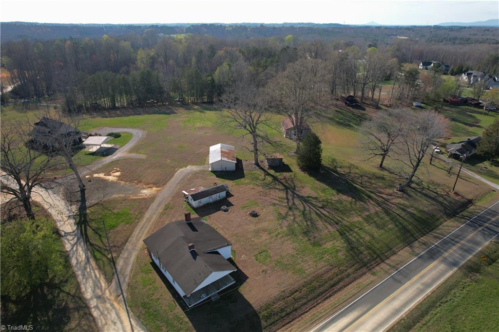 4190 Grubbs Road Walkertown, NC 27051 - Photo 3 of 22