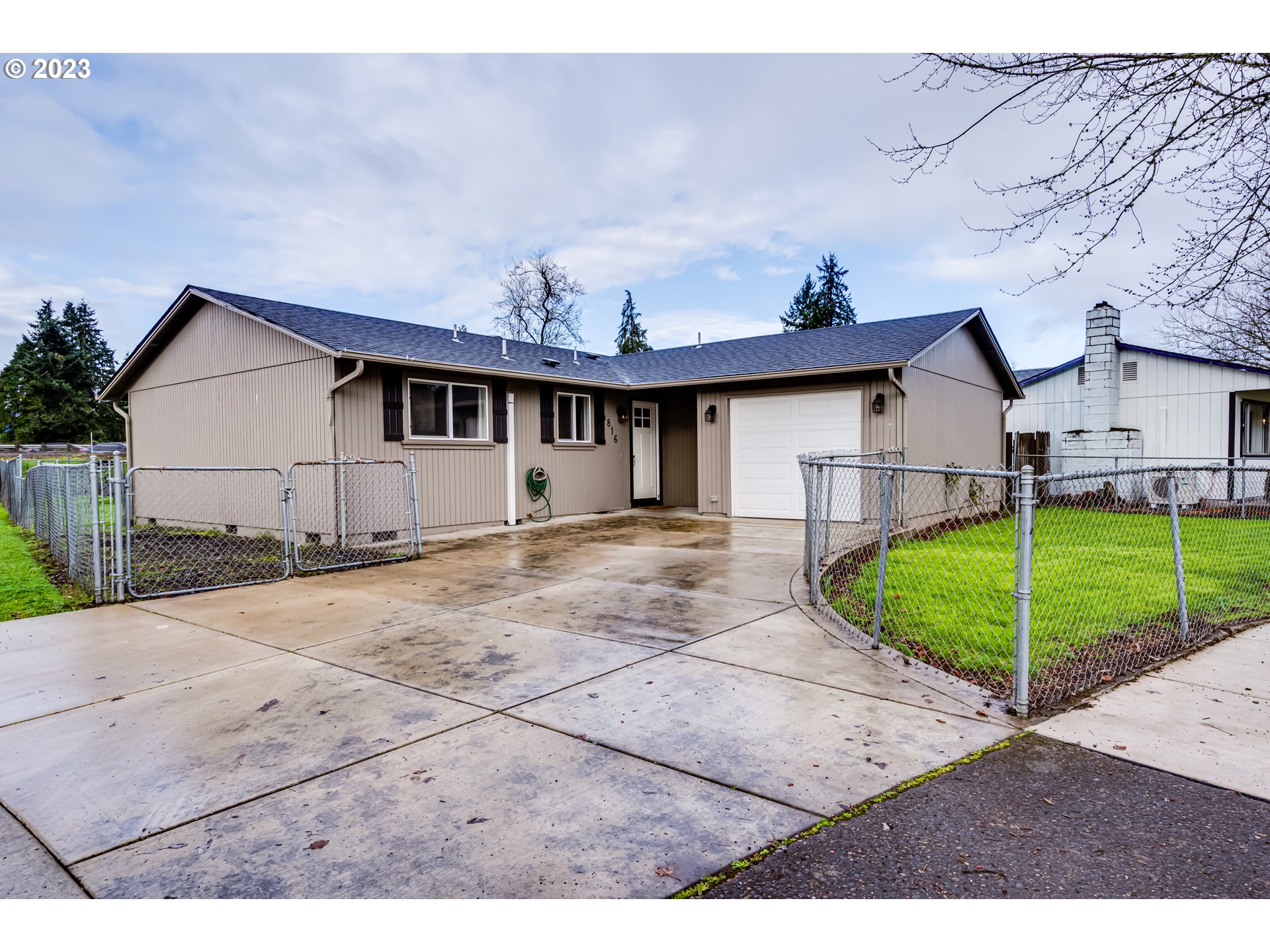 816 54th Place Springfield, OR 97478 - Photo 1 of 21