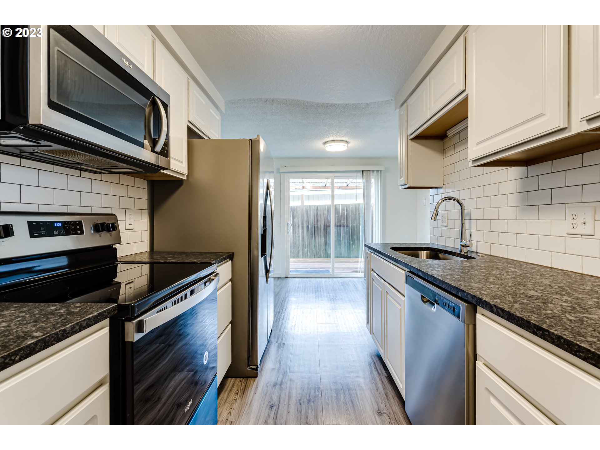 816 54th Place Springfield, OR 97478 - Photo 11 of 21 Kitchen