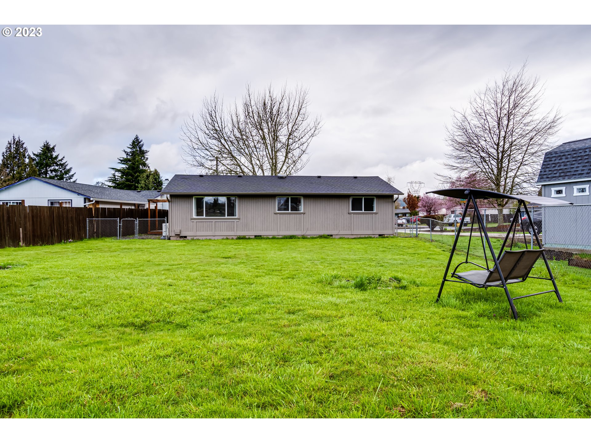 816 54th Place Springfield, OR 97478 - Photo 19 of 21 Backyard