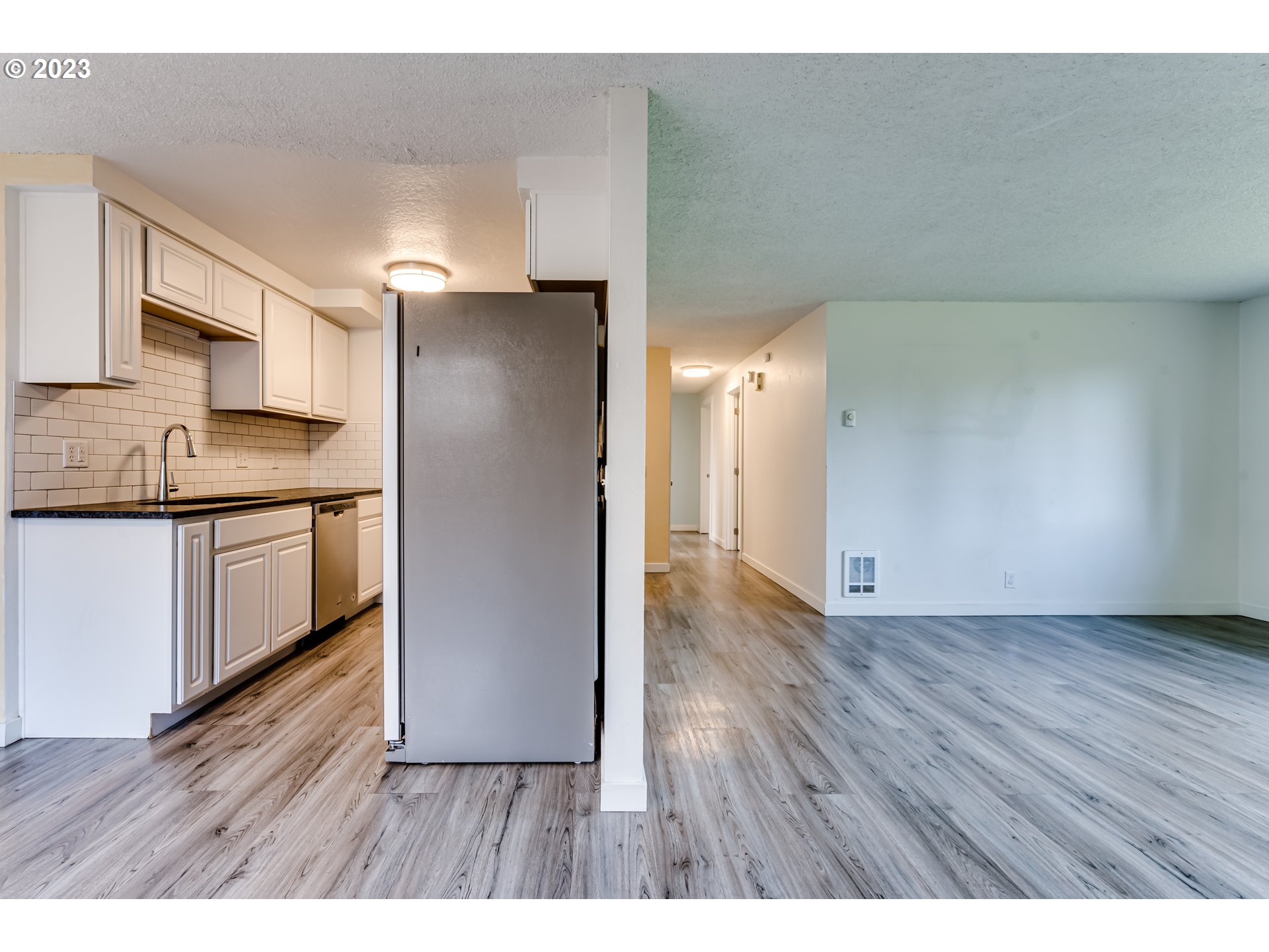 816 54th Place Springfield, OR 97478 - Photo 8 of 21 Kitchen/Living Room