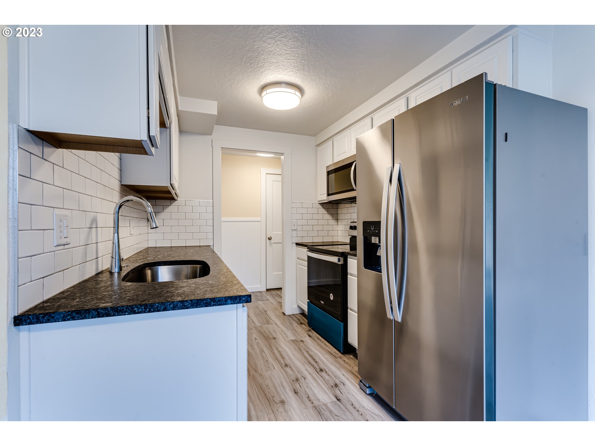 816 54th Place Springfield, OR 97478 - Photo 9 of 21 Kitchen