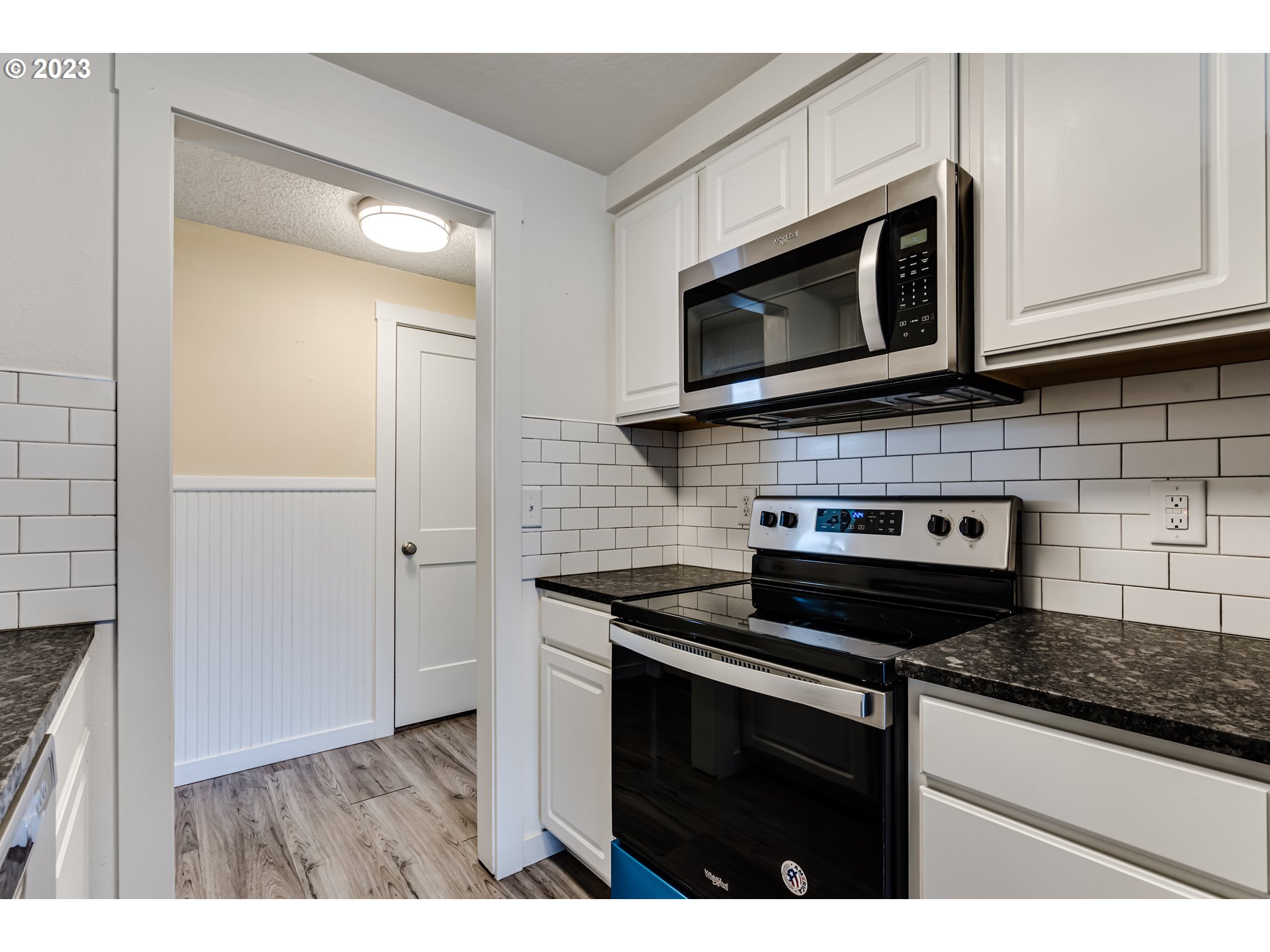 816 54th Place Springfield, OR 97478 - Photo 10 of 21 Kitchen
