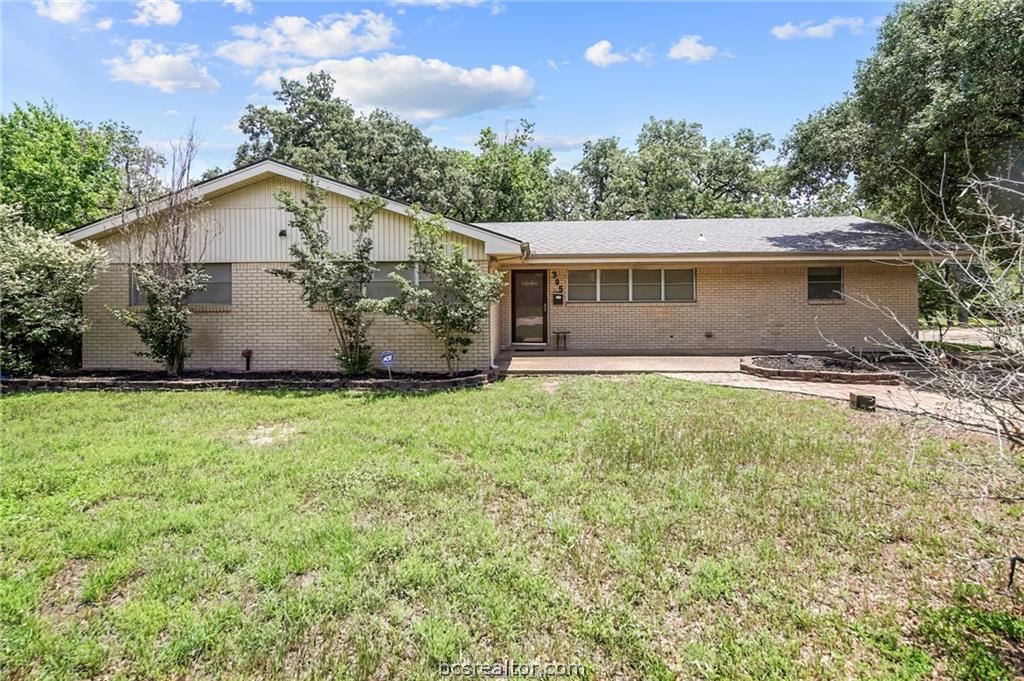 305 West Brookside Drive Bryan, TX 77801 - Photo 7 of 43