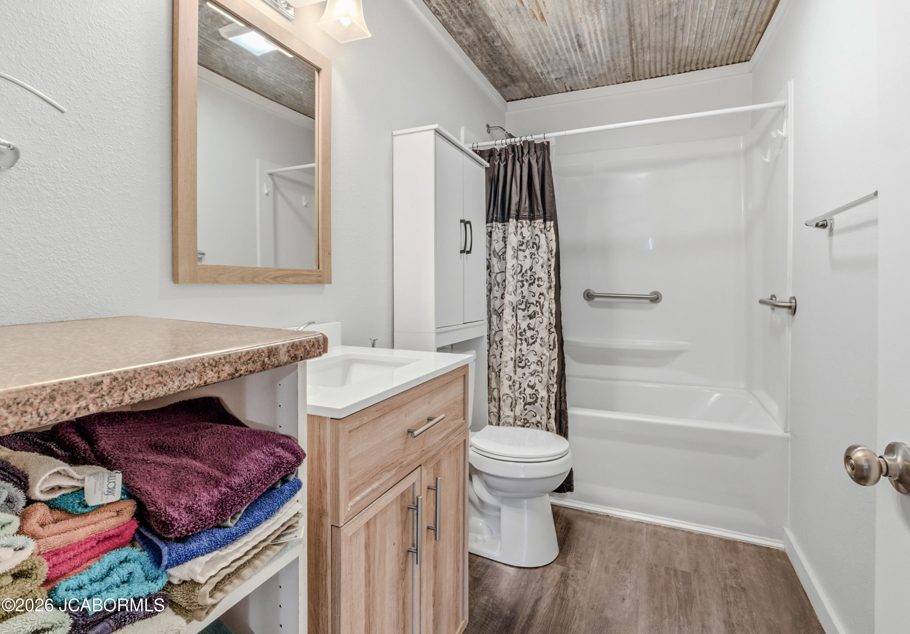 417 Garfield Avenue Moberly, MO 65270 - Photo 8 of 17 Bathroom