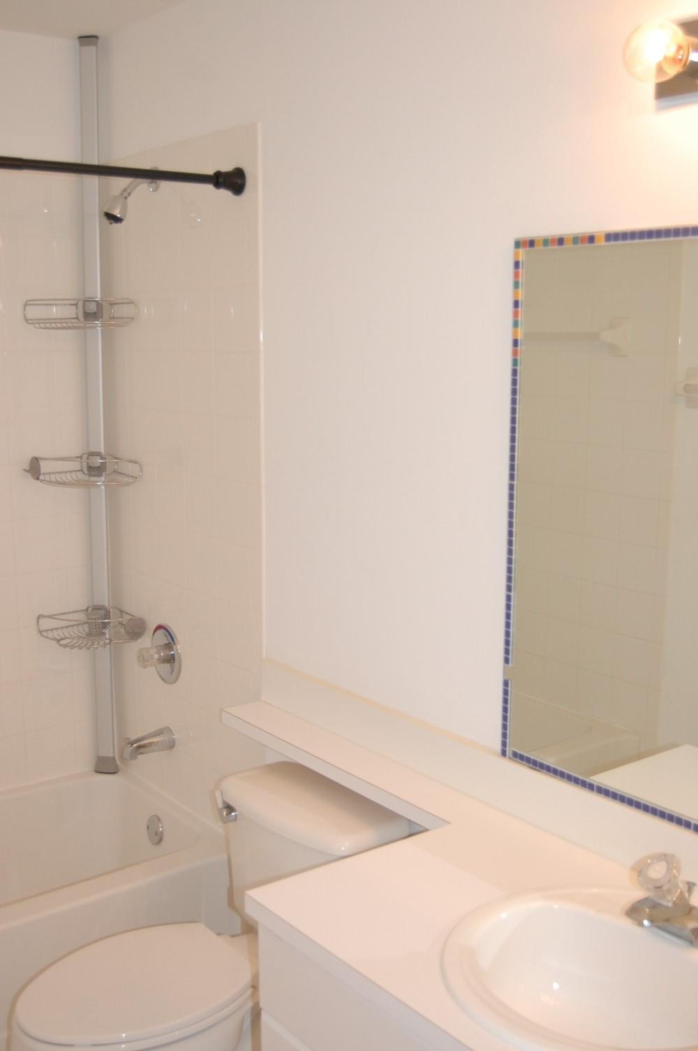 1056 Jeffery Street Boca Raton, FL 33487 - Photo 23 of 32 Guest Bathroom