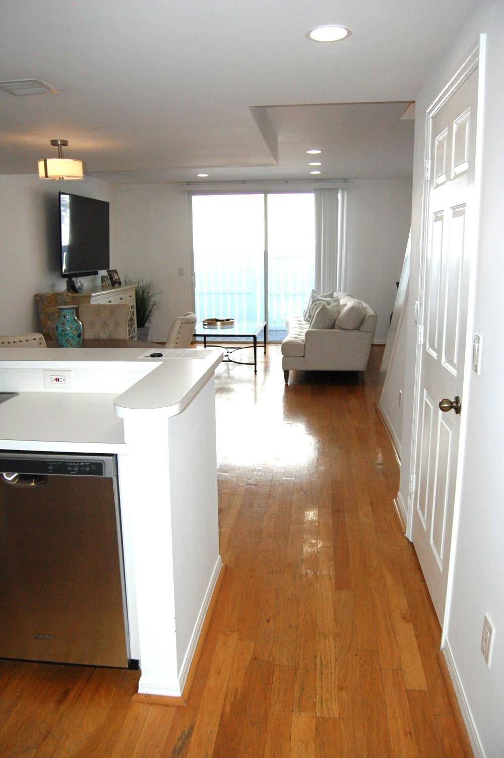 1056 Jeffery Street Boca Raton, FL 33487 - Photo 8 of 32 Photo 8